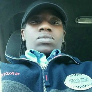 Meet your Posher, Aris